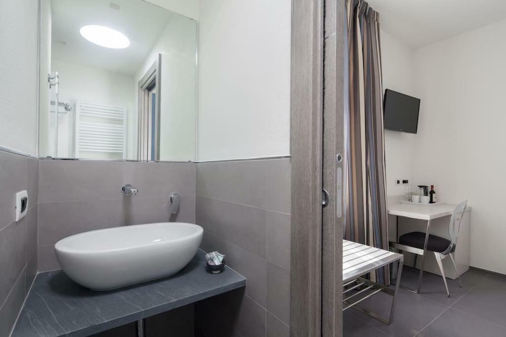 Villino Wanda Hotel มอนเตรอสโซ อัล มาเร ภายนอก รูปภาพ